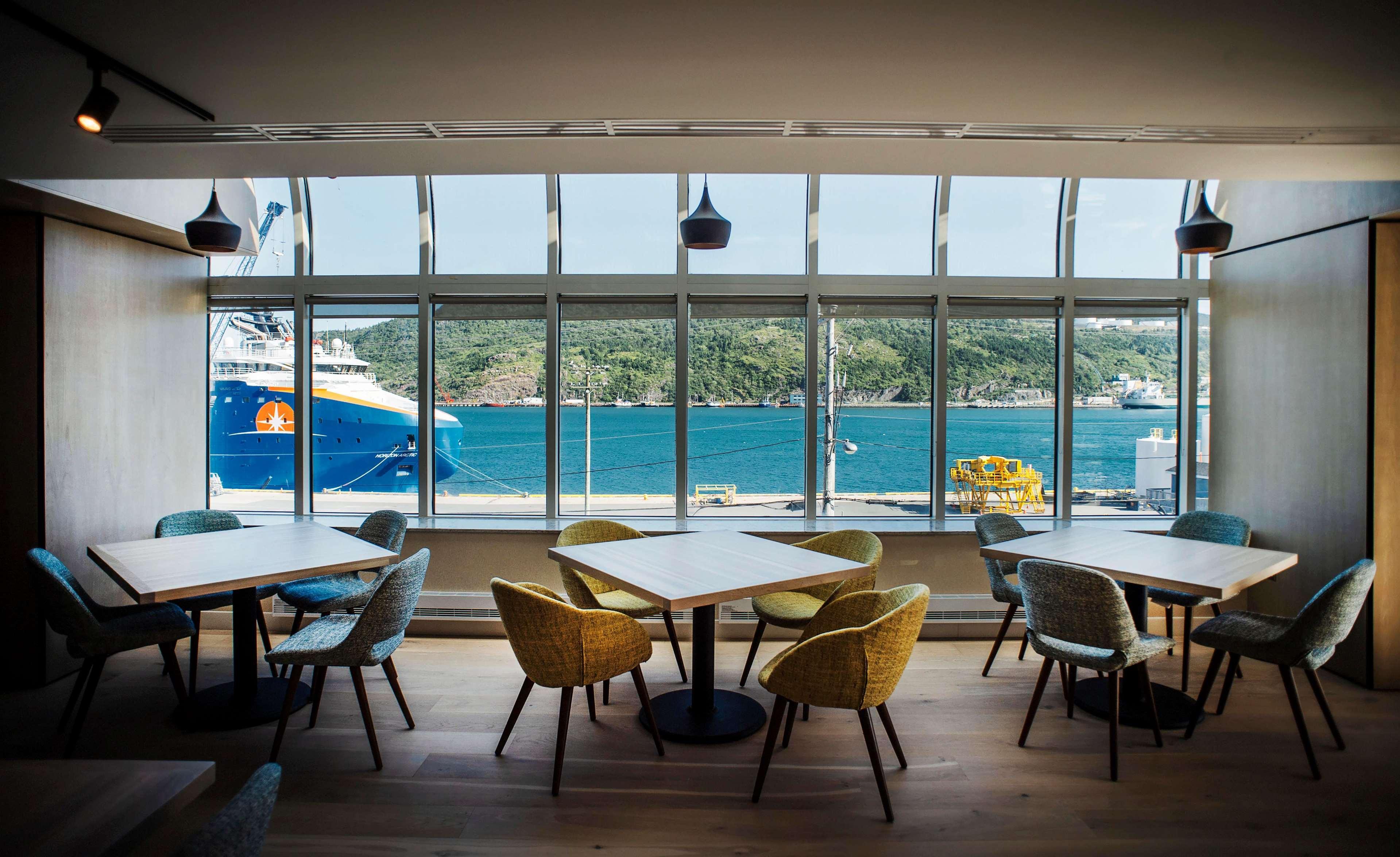 Отель Doubletree By Hilton St. John'S Harbourview Экстерьер фото