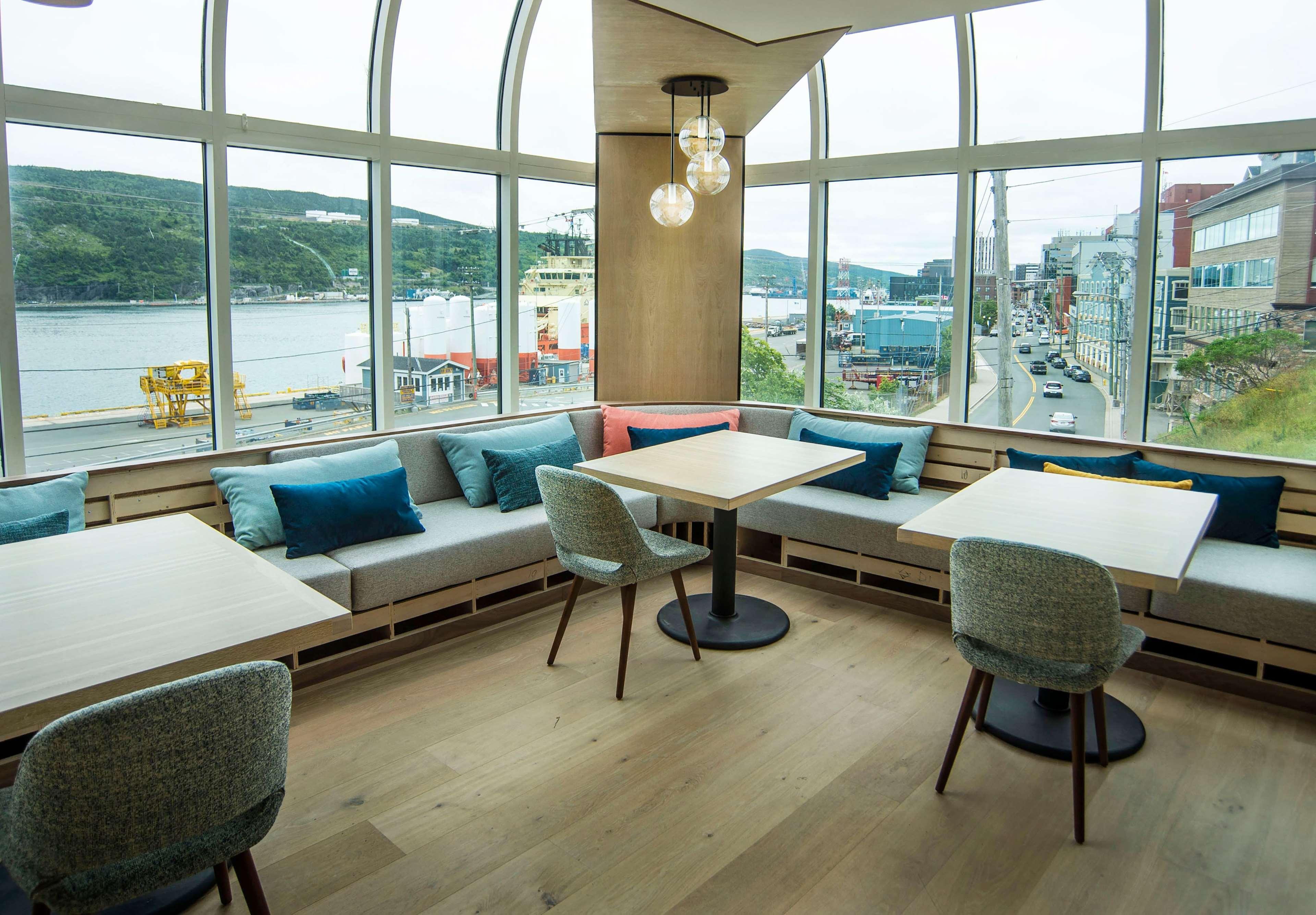 Отель Doubletree By Hilton St. John'S Harbourview Экстерьер фото