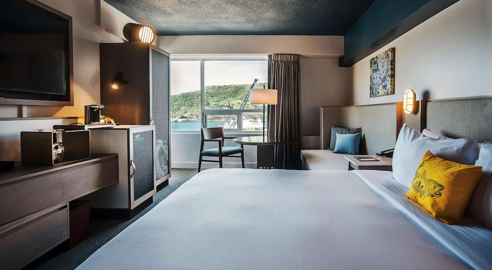 Отель Doubletree By Hilton St. John'S Harbourview Экстерьер фото