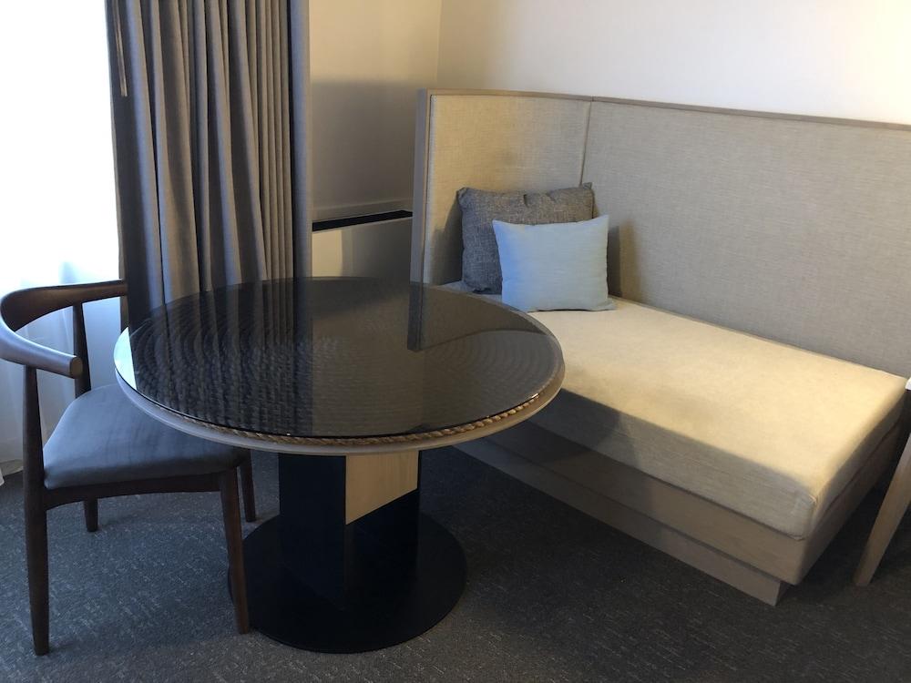 Отель Doubletree By Hilton St. John'S Harbourview Экстерьер фото