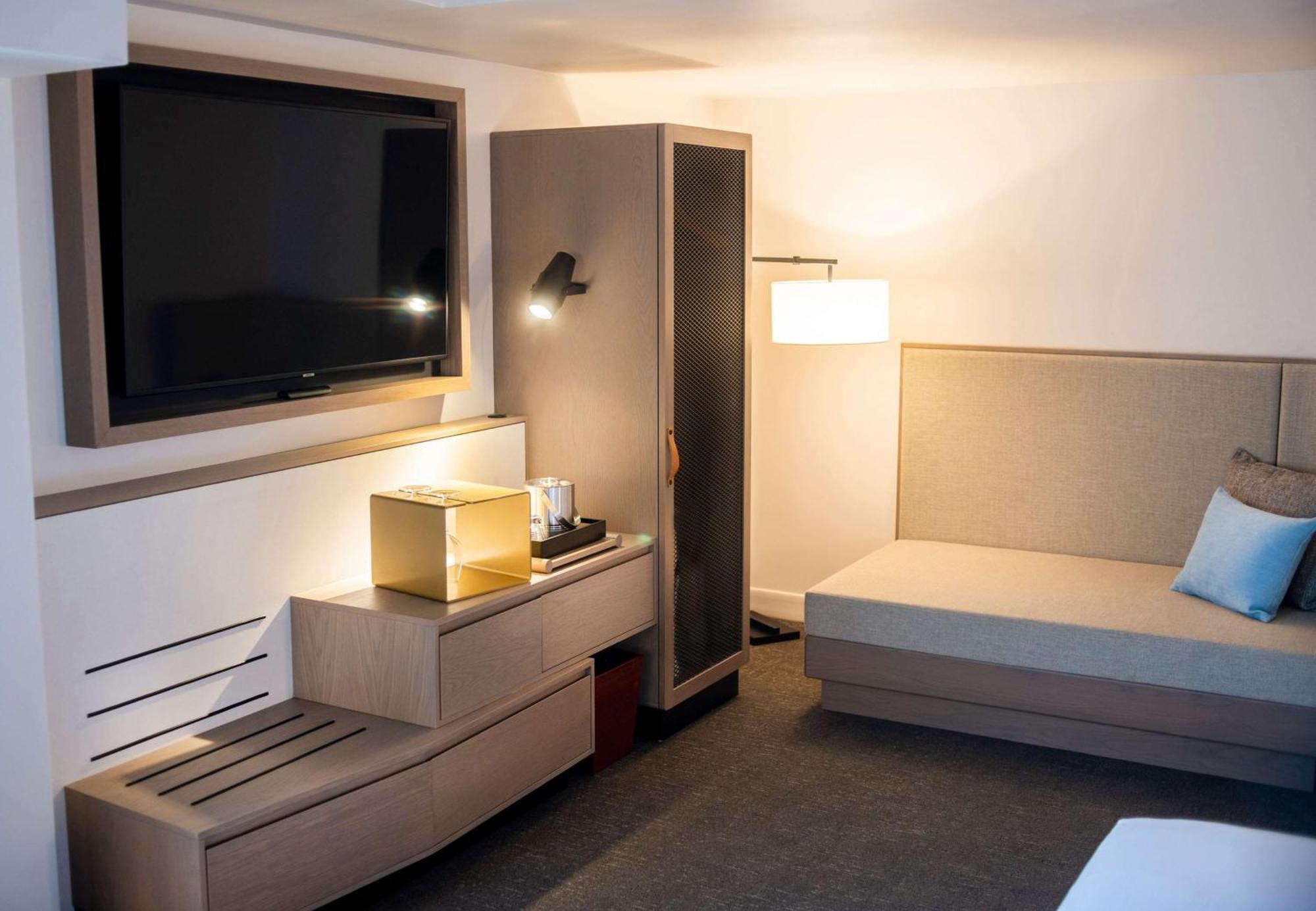 Отель Doubletree By Hilton St. John'S Harbourview Экстерьер фото